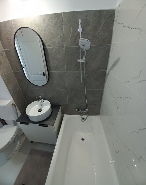 Drumul Taberei, vis a vis de parcul Moghioros